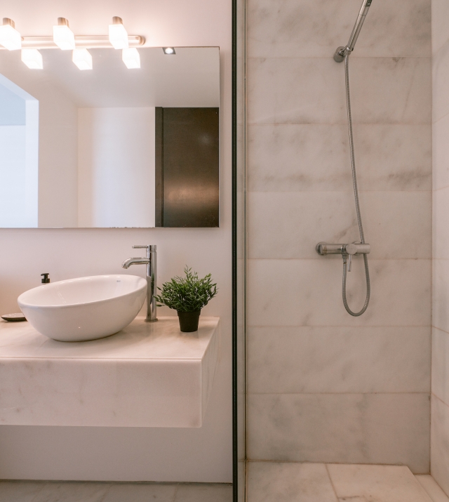 Resa Estates Talamanca for sale Pouet luxury bathroom shower.JPG